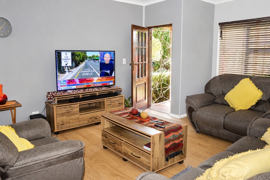 2 Bedroom Property for Sale in Flamwood North West